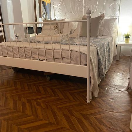 Flo Bed & Breakfast Флоренция Екстериор снимка