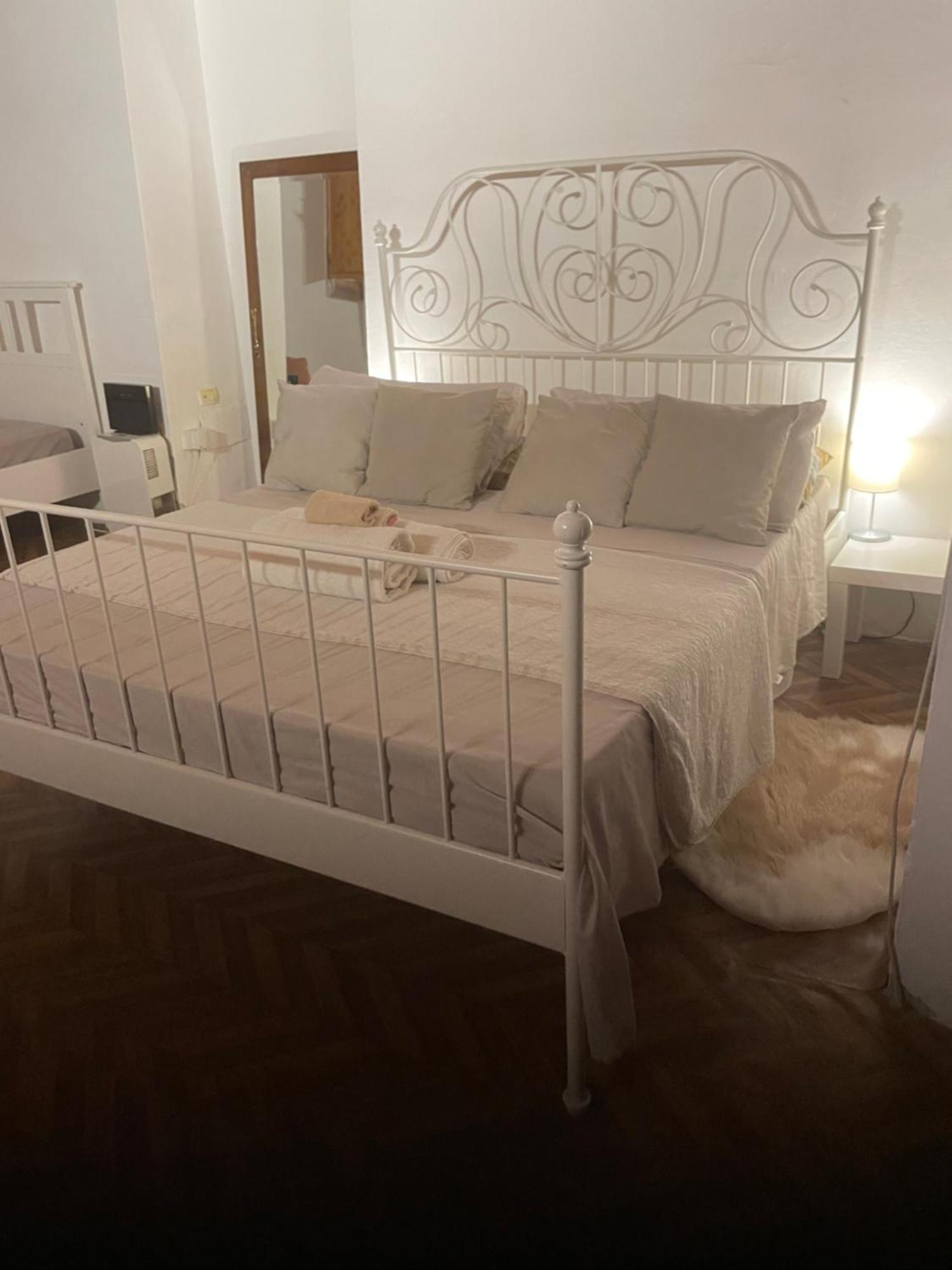 Flo Bed & Breakfast Флоренция Екстериор снимка
